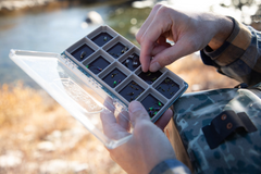 FISHPOND TACKY RIVERMAG FLY BOX